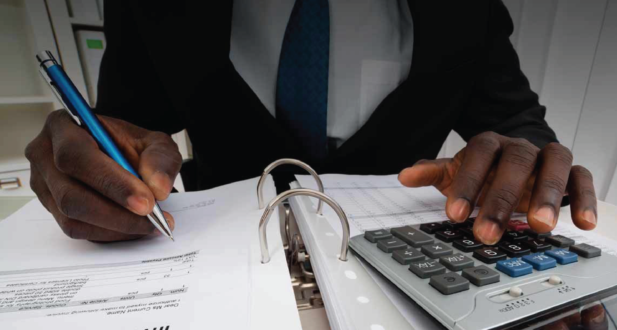 two person-in-long-sleeved-shirt-shakehand-955395