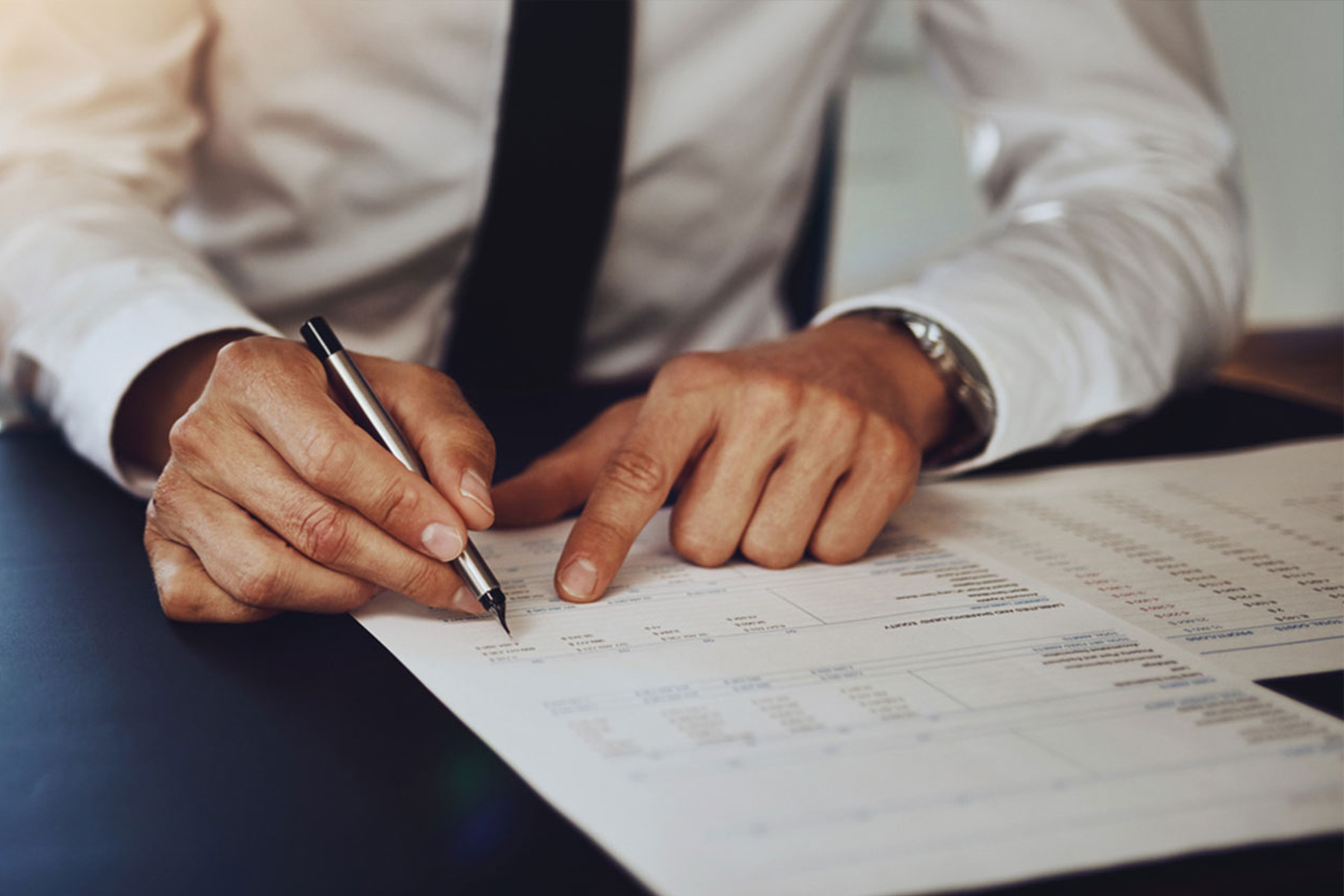 two person-in-long-sleeved-shirt-shakehand-955395