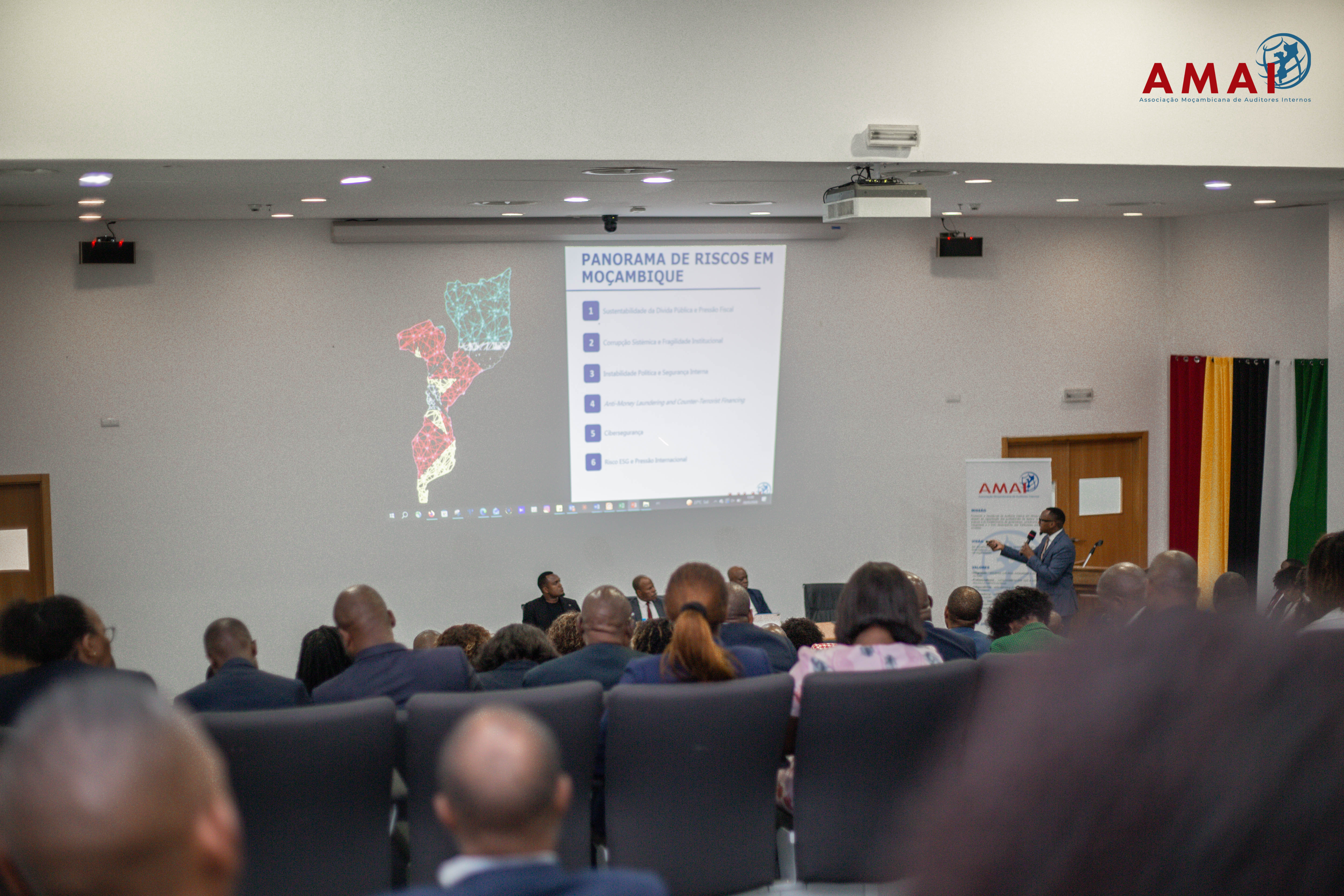 Apresentação realizada por um dos formadores, Dr Silva Mulhovo